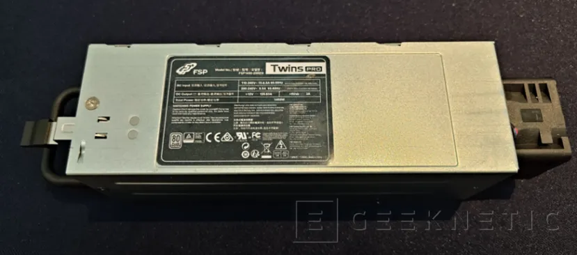 Geeknetic Así es la primera fuente de alimentación ATX redundante del mundo: FSP TWINS PRO 1400W 2