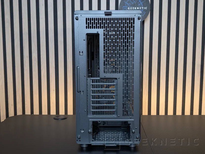 Geeknetic Fractal Design Epoch XL RGB Review 6