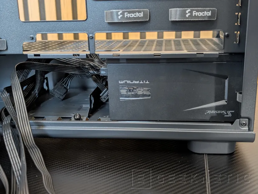 Geeknetic Fractal Design Epoch XL RGB Review 14