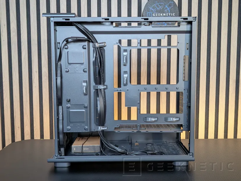 Geeknetic Fractal Design Epoch XL RGB Review 5