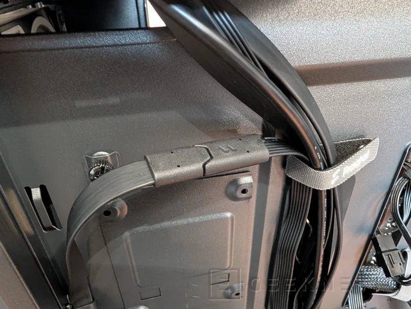 Geeknetic Fractal Design Epoch XL RGB Review 8