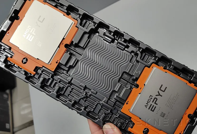 Geeknetic AMD EPYC 9374F Review 2