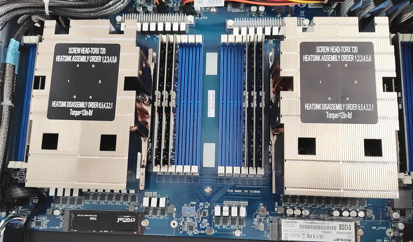 Geeknetic Gigabyte Rack Server R283-Z96-AAE1 23