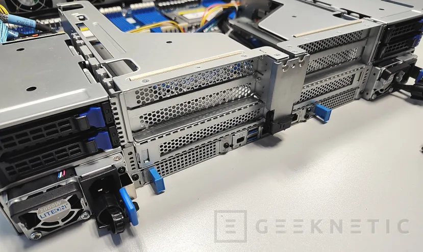 Geeknetic Gigabyte Rack Server R283-Z96-AAE1 11