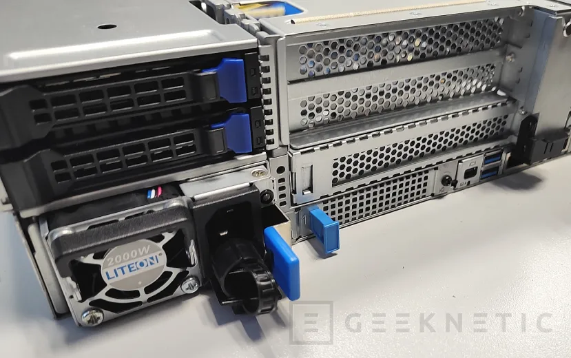 Geeknetic Gigabyte Rack Server R283-Z96-AAE1 21