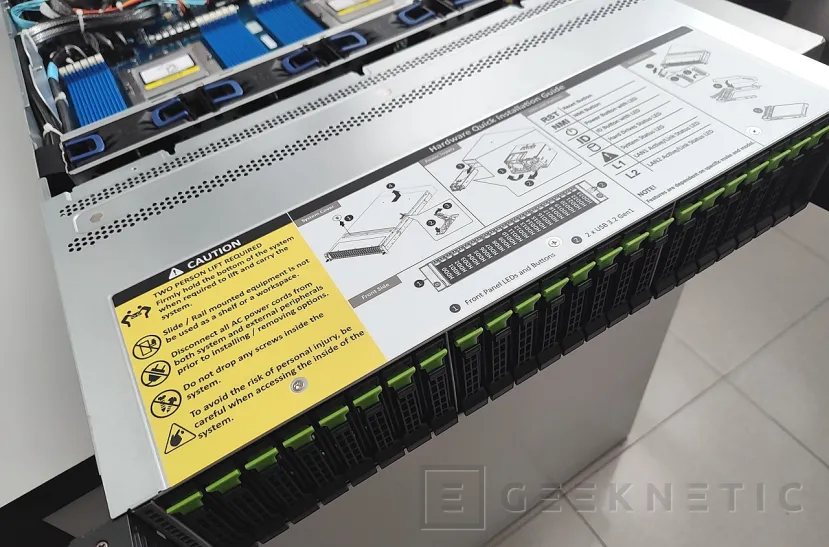 Geeknetic Gigabyte Rack Server R283-Z96-AAE1 20