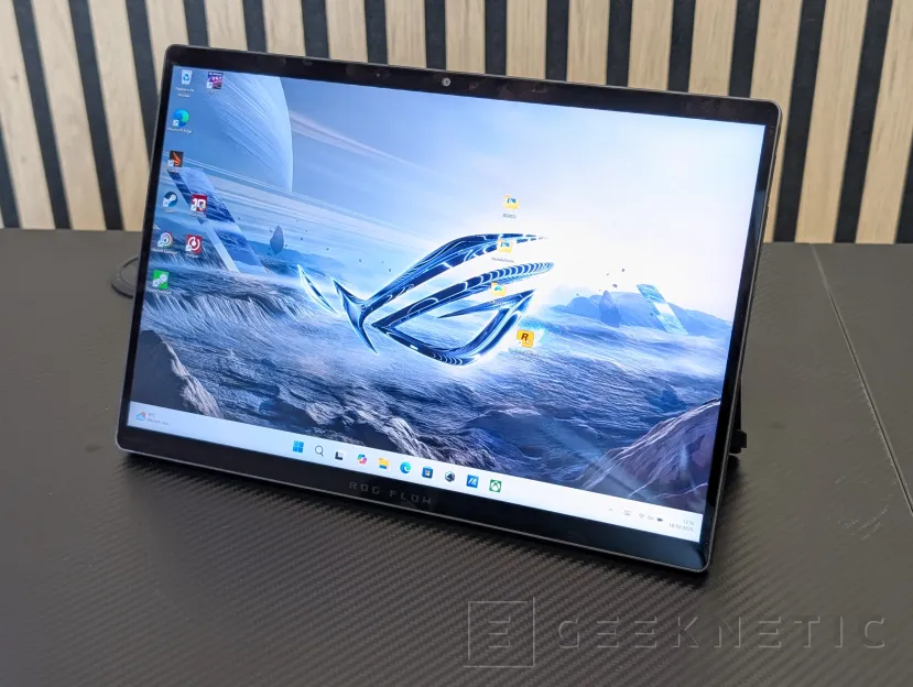 Geeknetic ASUS ROG Flow Z13 2025 Review con AMD Ryzen AI MAX+ 395 2