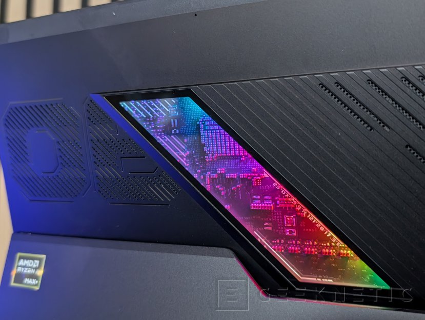 ASUS ROG Flow Z13 2025 Review con AMD Ryzen AI MAX+ 395