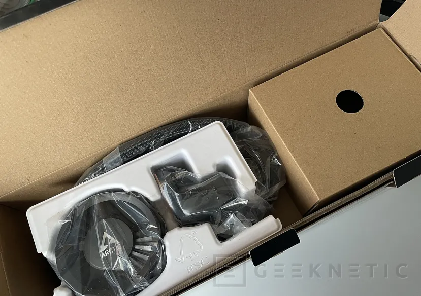 Geeknetic Arctic Liquid Freezer III 360 Review 2