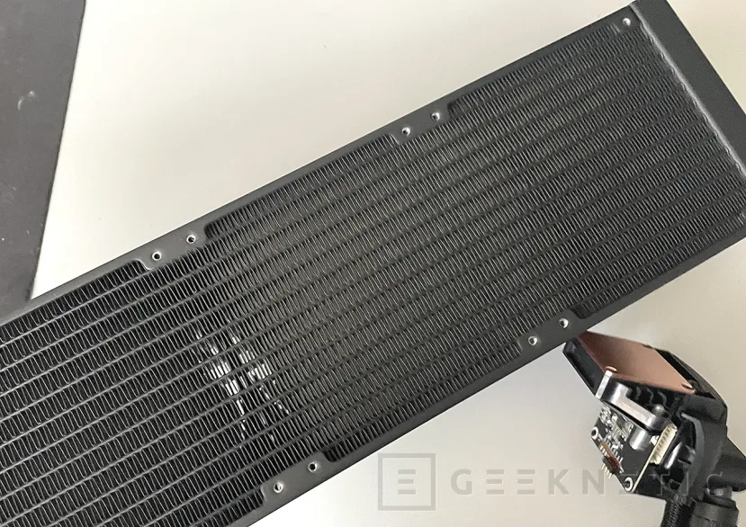 Geeknetic Arctic Liquid Freezer III 360 Review 4