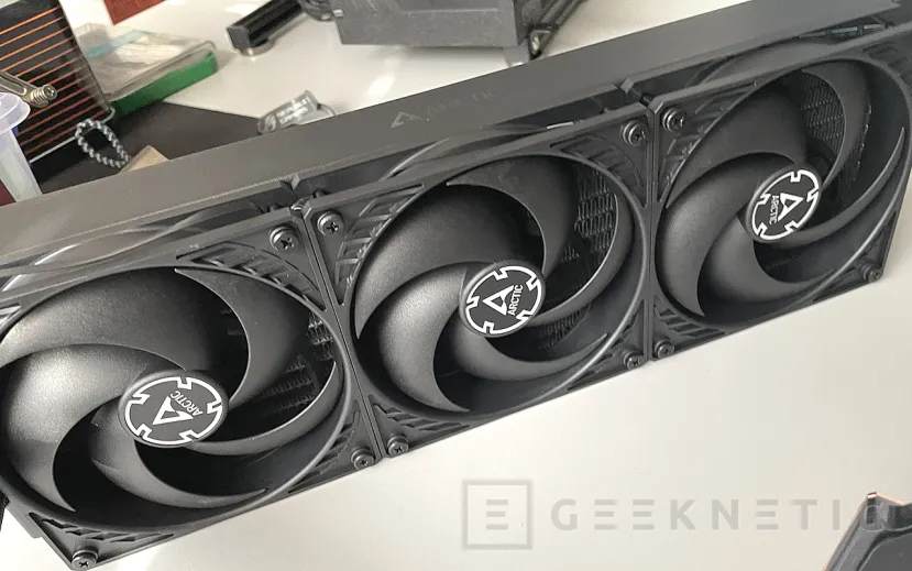 Geeknetic Arctic Liquid Freezer III 360 Review 3