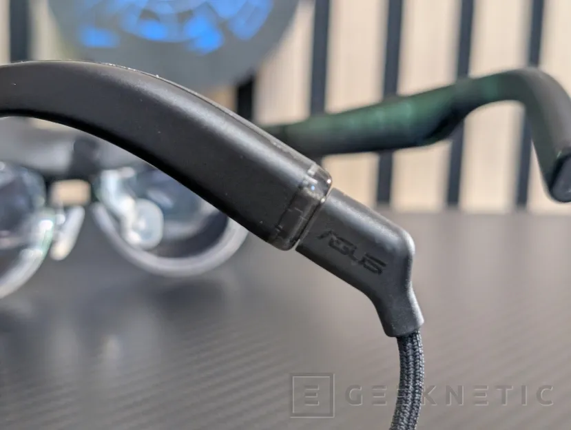 Geeknetic ASUS AirVision M1 Review 8