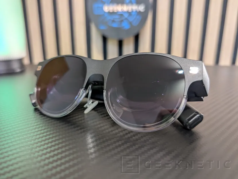 Geeknetic ASUS AirVision M1 Review 1