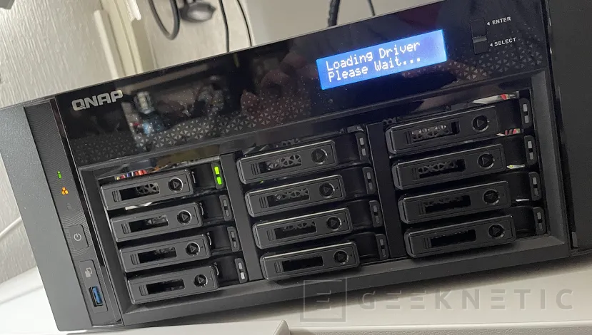 Geeknetic Qnap NAS TS-h1290FX Review 17