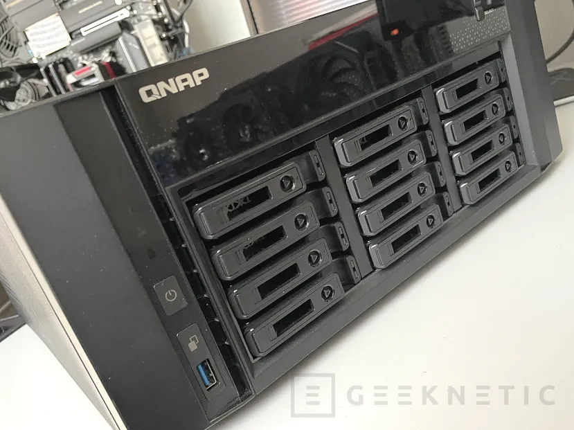 Geeknetic Qnap NAS TS-h1290FX Review 2