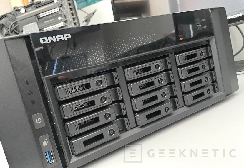 Geeknetic Qnap NAS TS-h1290FX Review 19