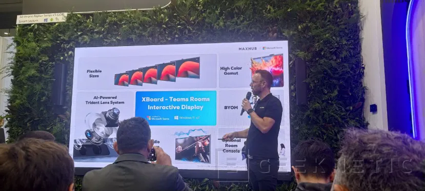 Geeknetic MAXHUB nos enseña su pantalla para videoconferencias XBoard con triple cámara de 50MP, Sonido asistido por IA y varios tamaños disponibles 2
