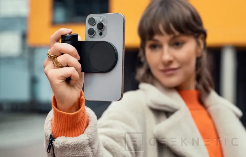 Geeknetic El nuevo Leica Lux Grip es una empuñadura para iPhone con botones configurables que cuesta 300 euros 2