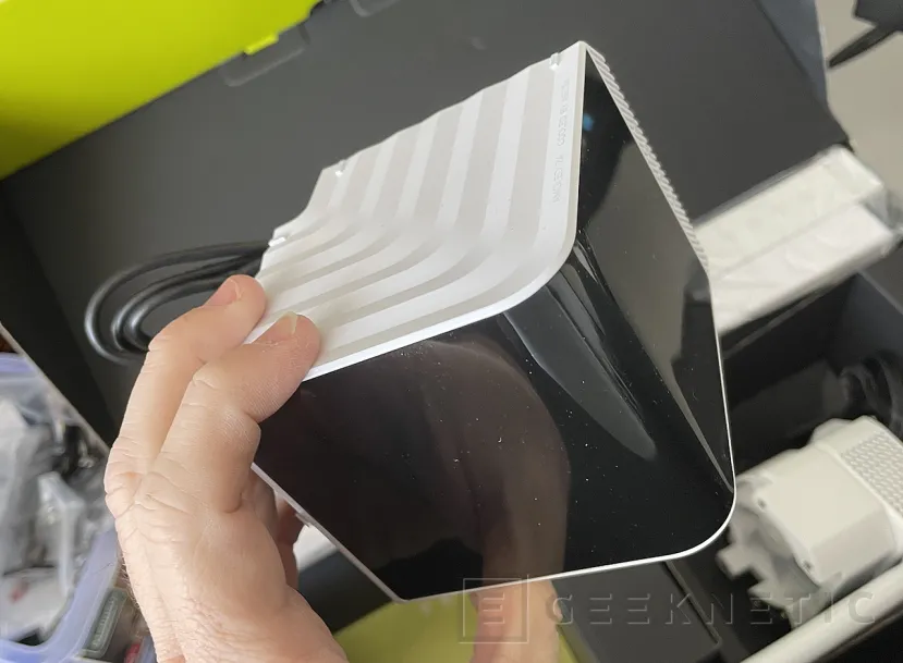 Geeknetic TRYX PANORAMA ARGB 360 White Review 17