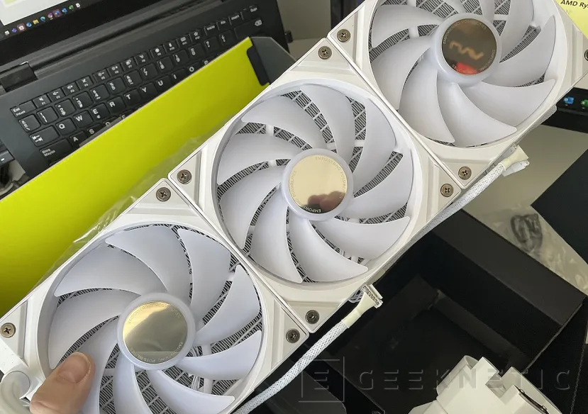 Geeknetic TRYX PANORAMA ARGB 360 White Review 13