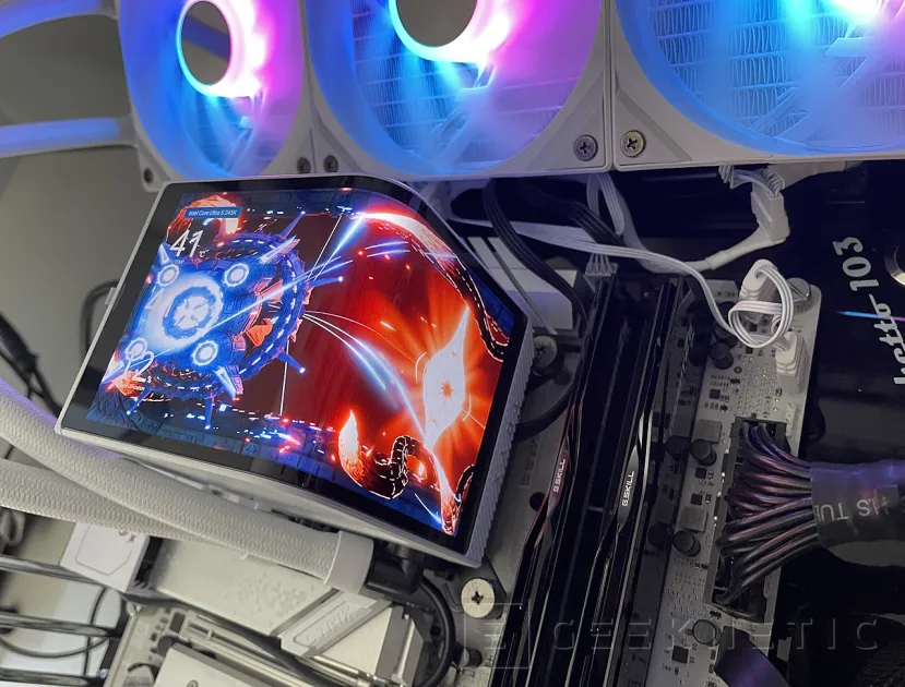 Geeknetic TRYX PANORAMA ARGB 360 White Review 32