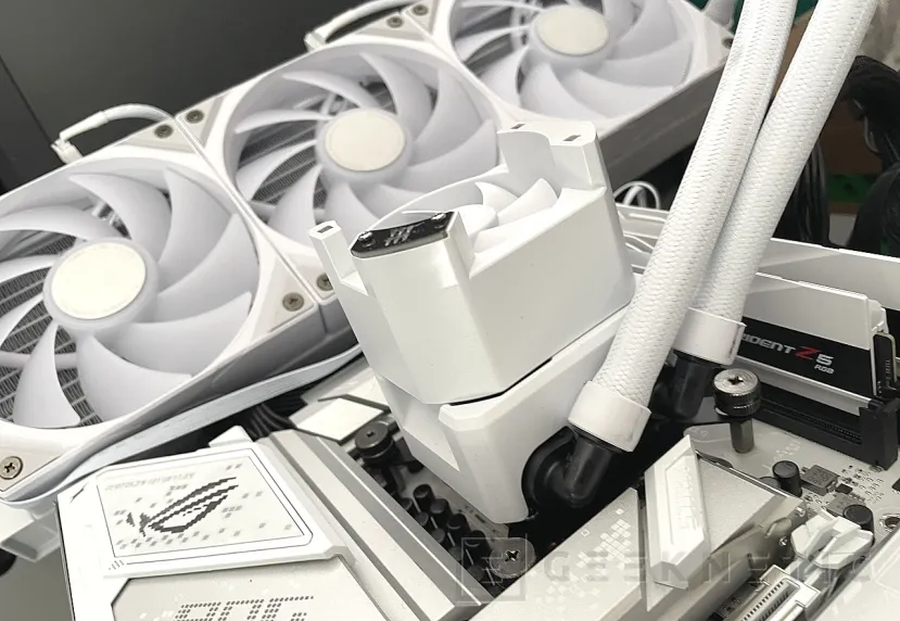 Geeknetic TRYX PANORAMA ARGB 360 White Review 28