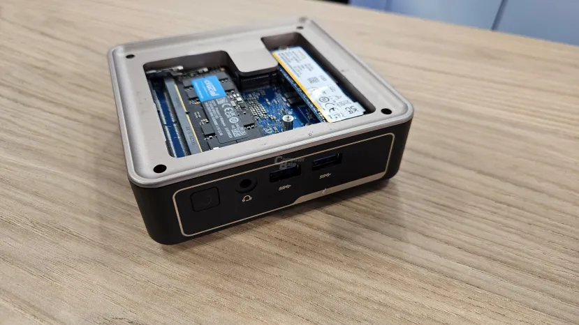 Geeknetic Sapphire ha mostrado una nueva gama de MiniPCs con procesadores AMD Ryzen AI 300 y diminutas dimensiones 2