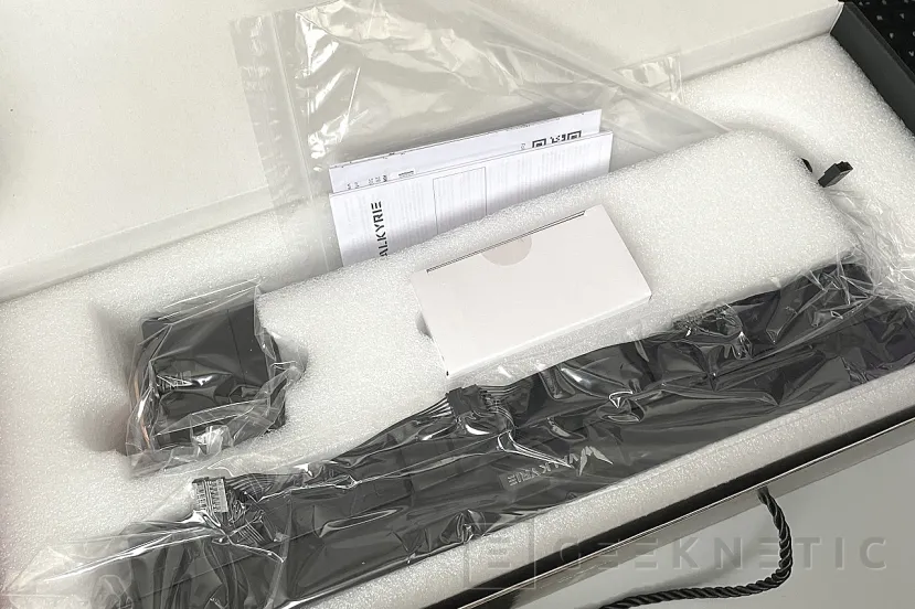 Geeknetic Valkyrie V360 Lite AIO Review 2