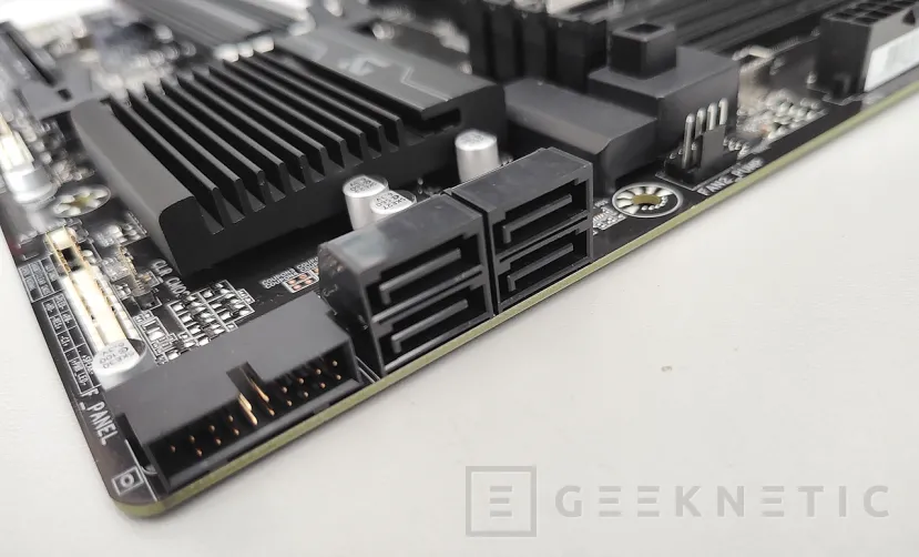 Geeknetic Gigabyte B850M GAMING X WIFI6E Review 6