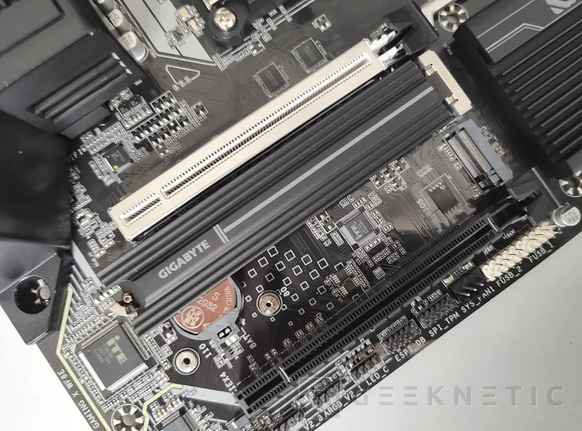 Geeknetic Gigabyte B850M GAMING X WIFI6E Review 9