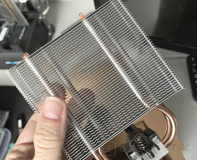 Geeknetic Arctic Freezer 8i Review 3