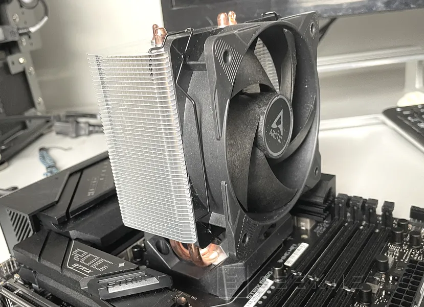 Geeknetic Arctic Freezer 8i Review 18