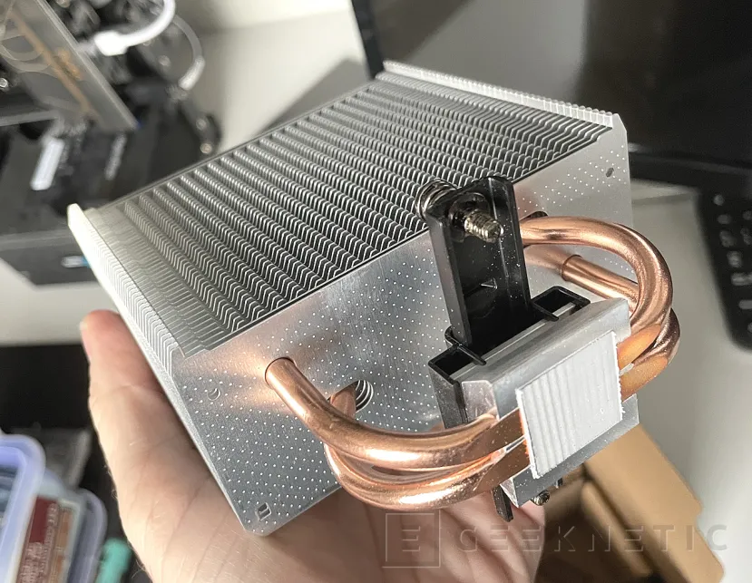 Geeknetic Arctic Freezer 8i Review 9