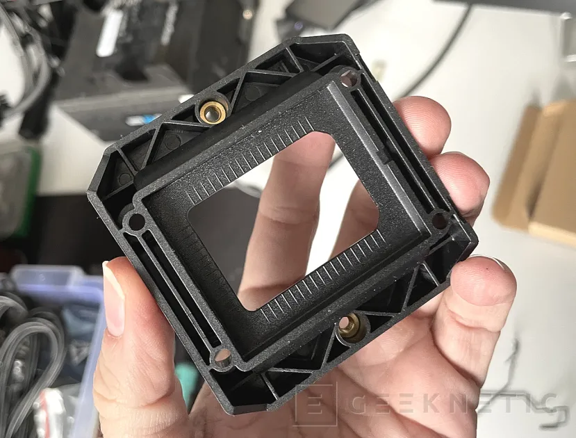 Geeknetic Arctic Freezer 8i Review 11