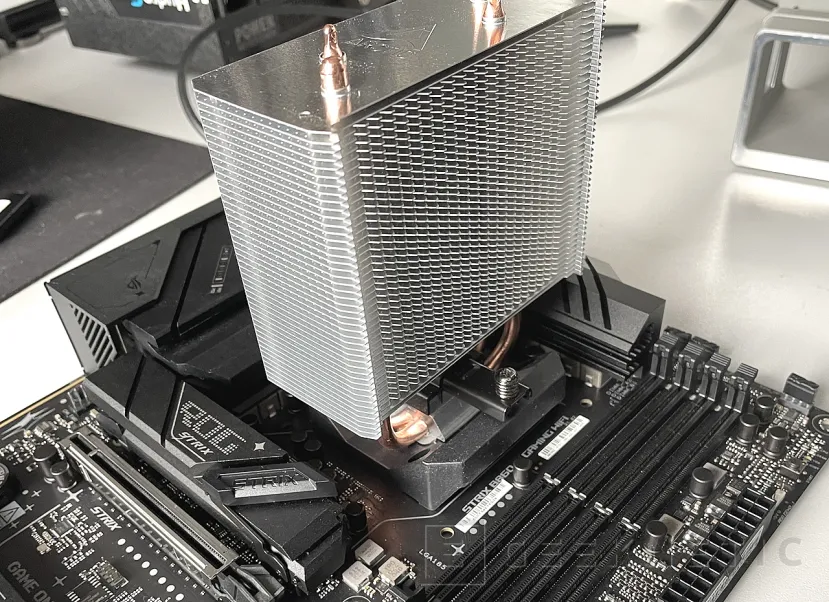 Geeknetic Arctic Freezer 8i Review 17