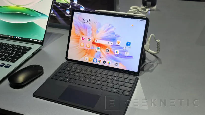 Geeknetic Nuevo HONOR Pad V9 delgado y ligero con batería de 10.100 mAh y MagicBook Pro 14 con el Intel Core Ultra 9 285H 2