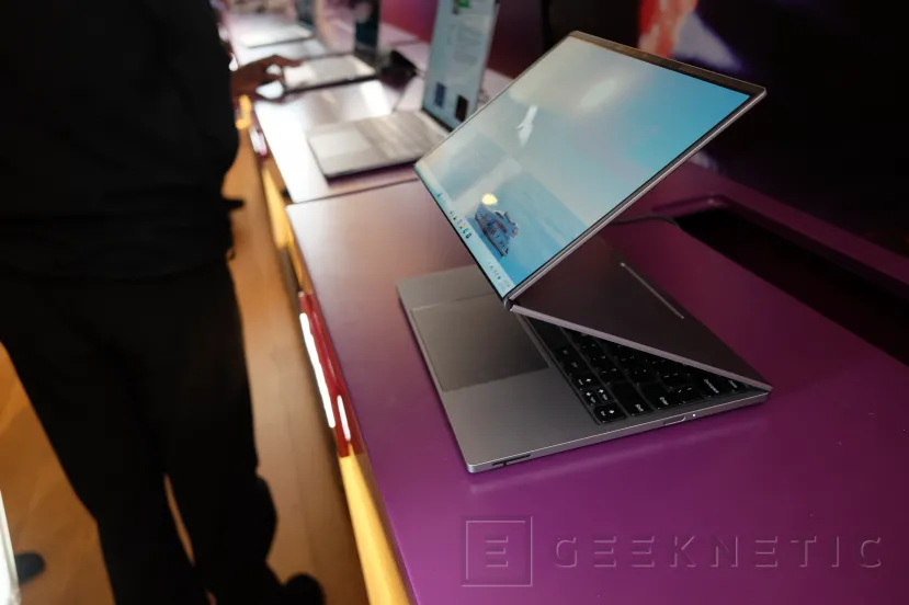 Geeknetic Lenovo ThinkBook &quot;codename Flip&quot;: Un sorprendente portátil con pantalla flexible vertical 1