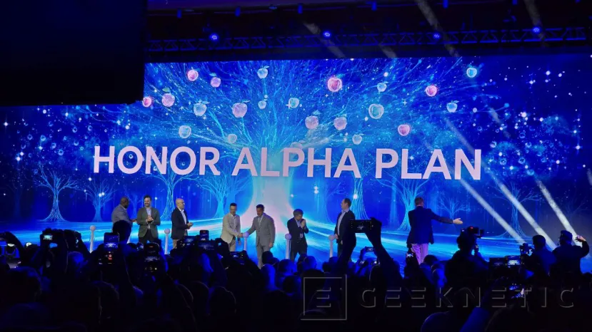 Geeknetic La estrategia de HONOR es crear un ecosistema de IA abierto, el HONOR ALPHA PLAN 1