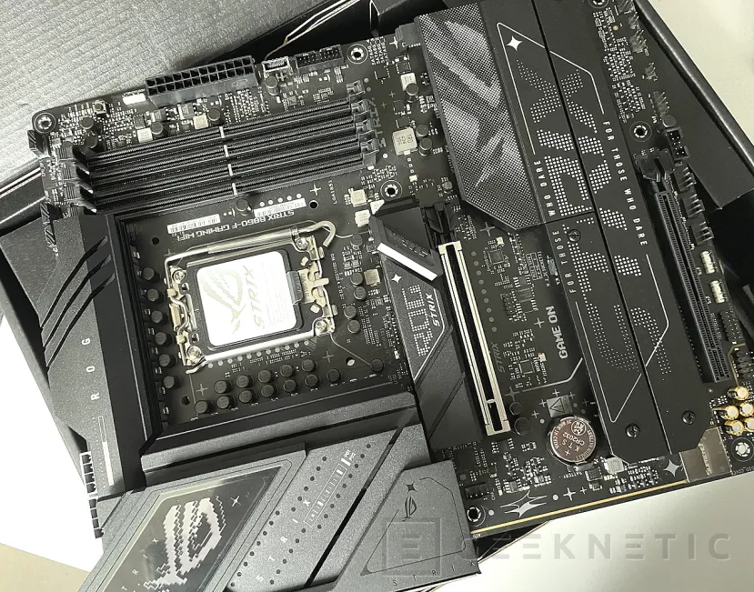 Geeknetic ASUS ROG STRIX B860-F GAMING WIFI Review 2
