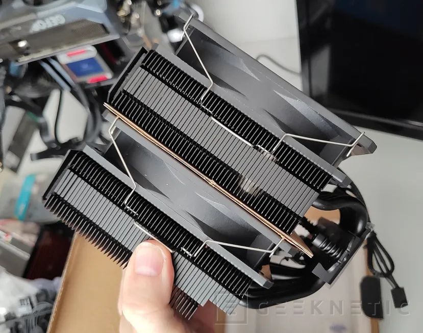 Geeknetic FSP MP7-B Review 5