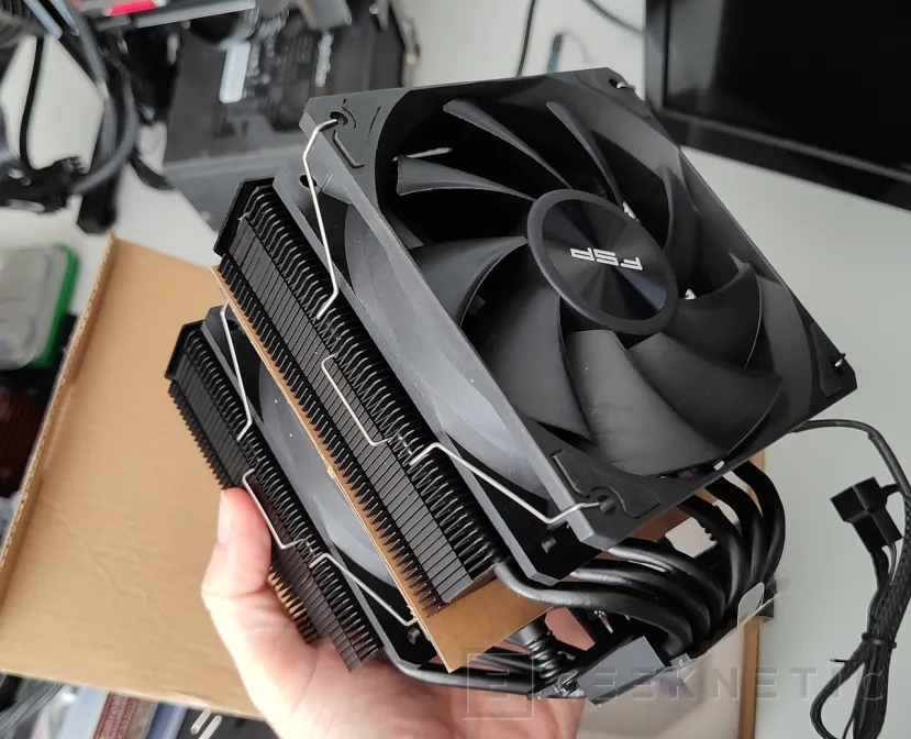 Geeknetic FSP MP7-B Review 4