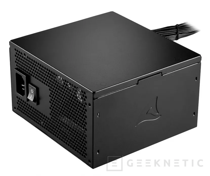 Geeknetic Sharkoon Rebel P10: Fuentes de alimentación ATX 3.1 con eficiencia Silver y precios contenidos 2