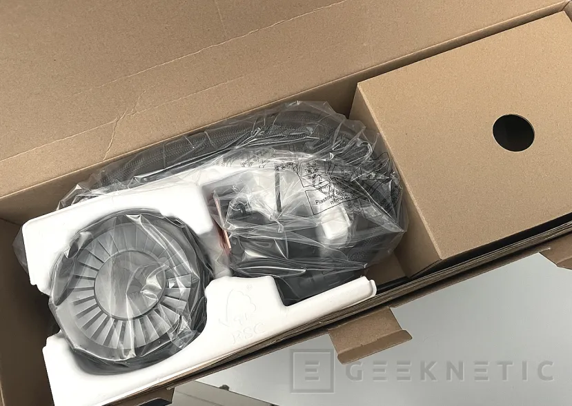 Geeknetic Arctic Liquid Freezer III Pro 360 A-RGB Review 2
