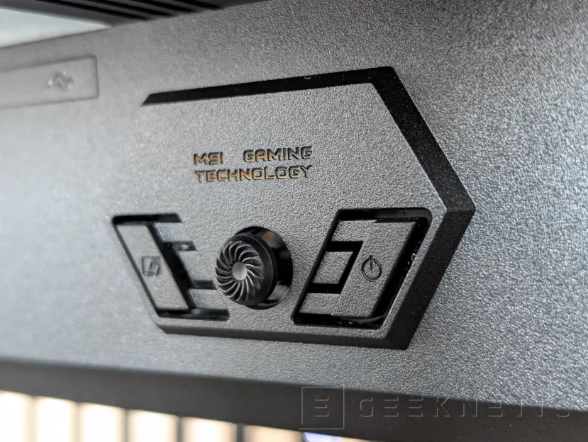 Geeknetic MSI MPG 322URX QD-OLED Review 5