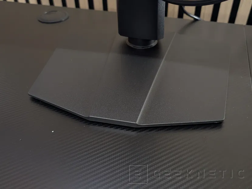Geeknetic MSI MPG 322URX QD-OLED Review 3