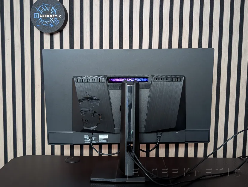 Geeknetic MSI MPG 322URX QD-OLED Review 4