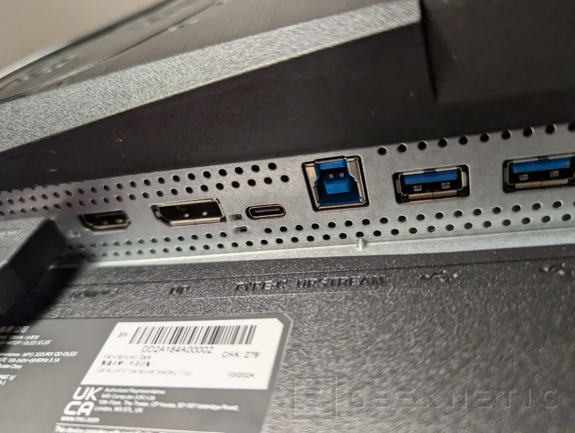 Geeknetic MSI MPG 322URX QD-OLED Review 6