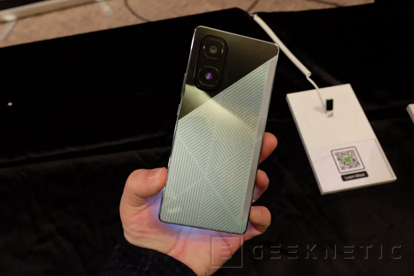 Geeknetic Infinix quiere ampliar la autonomía de tu móvil con su tecnología de carga solar dinámica 1