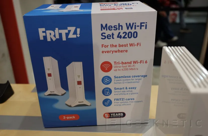 Geeknetic AVM presenta FRITZ!Mesh Wi-Fi Set 4200: Un kit de repetidores Mesh universales para cualquier router 1