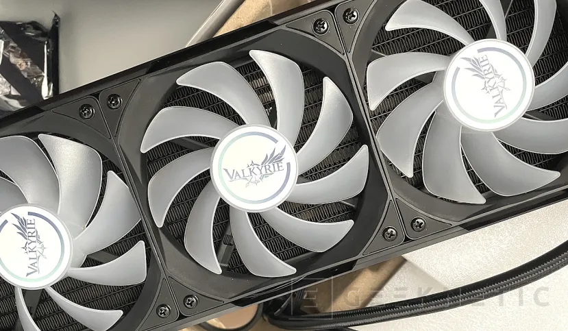 Geeknetic Valkyrie A360 AIO Review 3